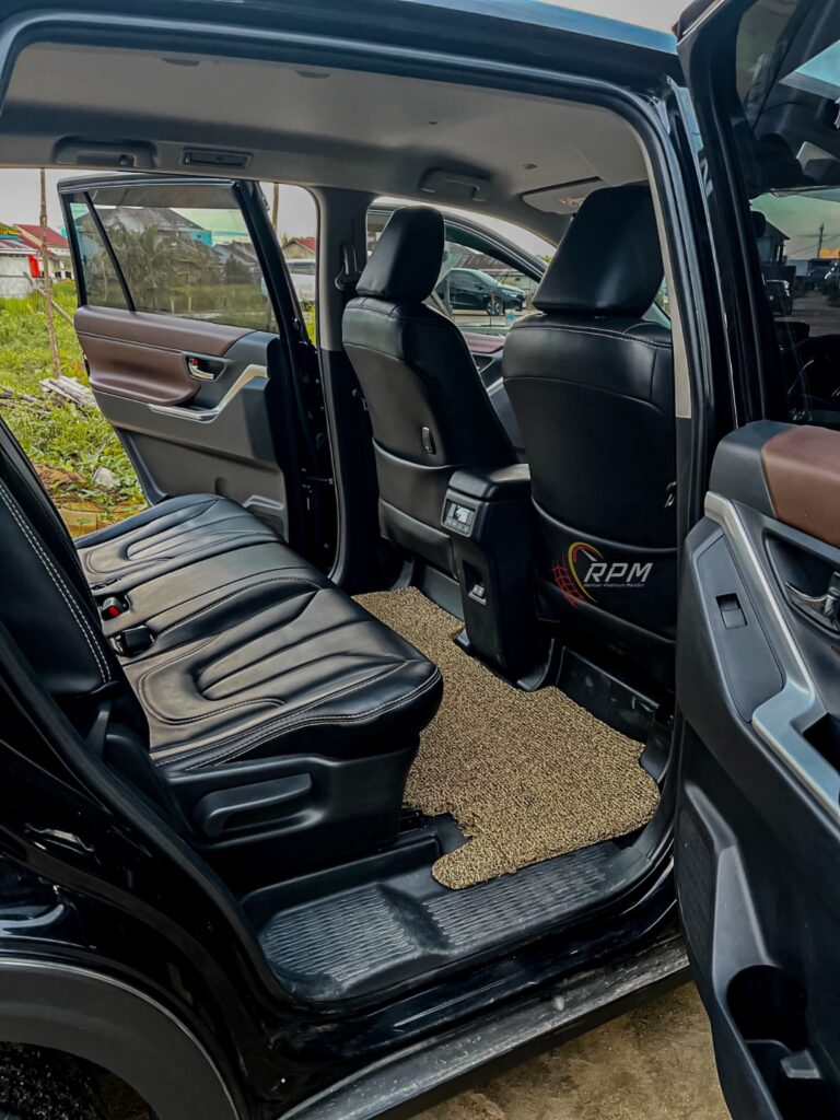 rental mobil innova zenix hybrid di pontianak